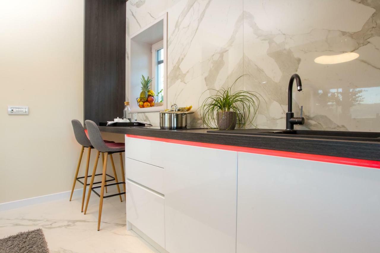 Apartmani Paklenica Noa Starigrad Paklenica Extérieur photo